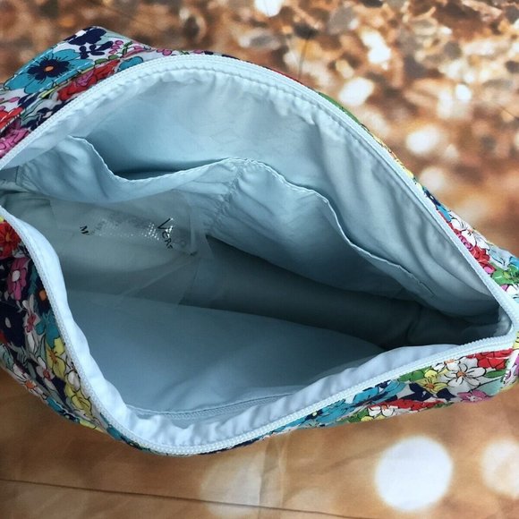 Vera Bradley Saddle Crossbody Shoulder Bag in Far Out Floral. NWT - Picture 5 of 6